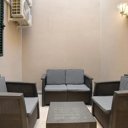 Center T2 *